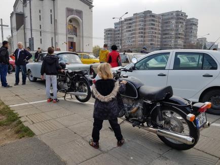 Retroparada toamnei: 'Bătrânele doamne' expuse în centrul Oradiei (FOTO)