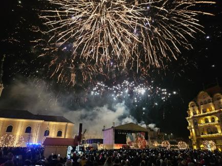 La mulți ani, 2024! Orădenii au sărbătorit noul an cu artificii și sticle de șampanie, în centrul orașului (FOTO/VIDEO)