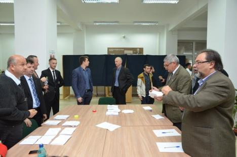 Bodog, rector pentru 5 minute: Alegerile de la Universitate se repetă! (FOTO/VIDEO)