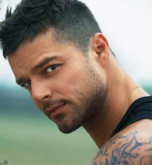 Ricky Martin admite: Sunt gay şi sunt mândru de asta!