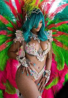 Rihanna, apariţie de senzaţie la un festival din Barbados (FOTO/VIDEO)