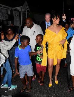 Rihanna Drive: O stradă din capitala statului Barbados poartă numele celebrei cântăreţe (FOTO)