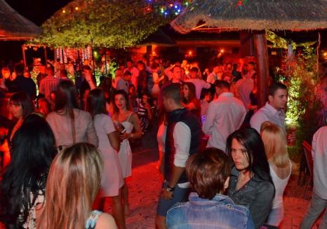 Closing party: Orădenii sunt chemaţi să se distreze la Rivo Summer Club pentru ultima oară în acest sezon