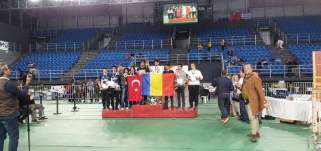 Roboţi victorioşi: Studenții și elevii din Robotics Club Oradea au câştigat o mulţime de premii la o competiţie internaţională din Grecia (FOTO)