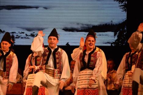 Sărbătoarea României Mari: Orădenii au cântat cu Grigore Leşe şi Nicolae Furdui Iancu (FOTO/VIDEO)