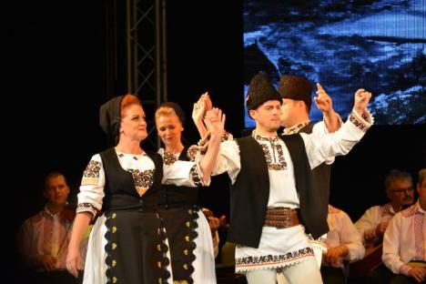 Sărbătoarea României Mari: Orădenii au cântat cu Grigore Leşe şi Nicolae Furdui Iancu (FOTO/VIDEO)