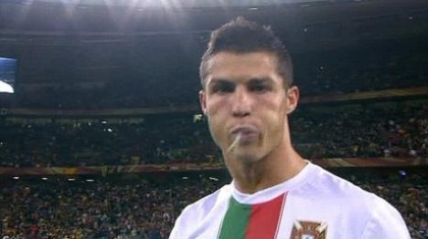 După înfrângerea cu Spania, Ronaldo a scuipat în direcţia unui cameraman (VIDEO) 