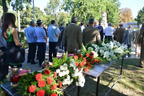Fiecare pe numele lui, 300 de bărbaţi căzuţi pentru reîntregirea ţării au fost pomeniţi într-un ceremonial la Monumentul Eroilor (VIDEO)