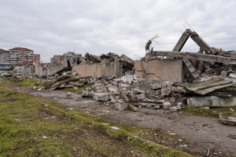 Ultimele hale ale fostei întreprinderi Înfrăţirea din Oradea au fost demolate. Vezi ce va fi construit în locul lor! (FOTO)