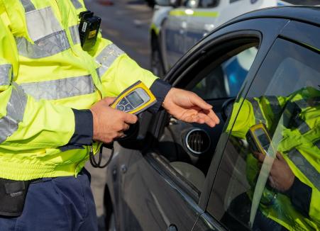 Crăciun... ameţit: Un tânăr din Căbeşti a fost prins drogat, un şofer din Băiţa a urcat la volan cu o alcoolemie de 'comă'