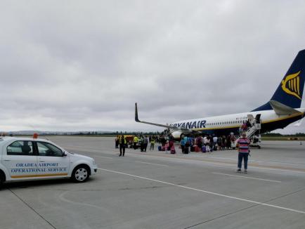 Avionul a plecat! Cursa Oradea - Milano, anulată de Ryanair din cauza furtunii, a fost reluată duminică dimineaţă (FOTO)