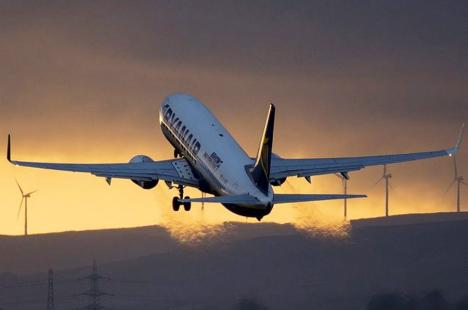 Consiliul Local a decis: Zborurile Ryanair de pe Aeroportul Oradea au fost amânate până în luna iulie