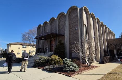 „Father George”, preotul român care strânge câteva sute de oameni la cea mai veche biserică ortodoxă românească din Chicago: România de azi este „o mare durere” (FOTO)