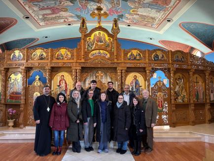 „Father George”, preotul român care strânge câteva sute de oameni la cea mai veche biserică ortodoxă românească din Chicago: România de azi este „o mare durere” (FOTO)