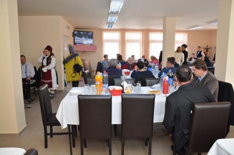 După centru after school, preşcolarii şi elevii din Tărian au şi o sală de mese unde să ia zilnic prânzul asigurat de o fundaţie şi de Primărie (FOTO)