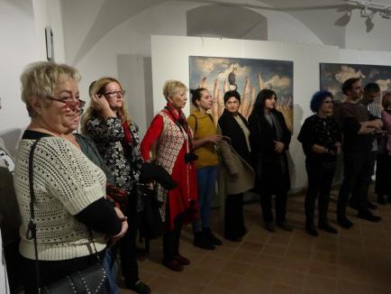 S-a deschis Salonul Anual de Artă al UAP Oradea, în Cetate. Vezi ce lucrări sunt expuse! (FOTO)