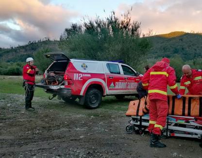 De la concurs de motocros, la spital: Accident în munții din Bihor, un slovac a avut nevoie de ajutorul salvatorilor (FOTO/VIDEO)