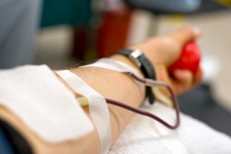 Recordman la altruism: Un bihorean a donat sânge de 111 ori