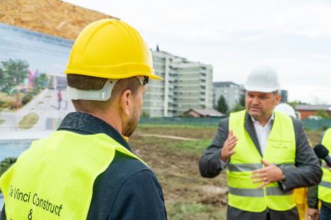 Lucrările la viitoarea creșă din cartierul Nufărul au fost deschise de ministrul Dezvoltării, Cseke Attila (FOTO)