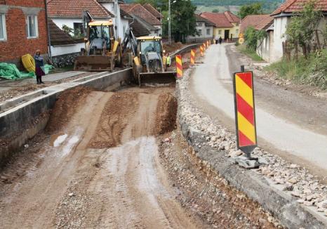 Petiţie pentru DN 76: Primarii din zona Beiuş-Ştei se plâng premierului de starea lucrărilor la drumul Oradea - Deva