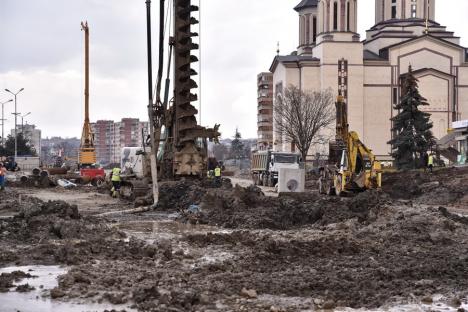 Șantierul de la Piața Cetate: Urmează lucrările la rampa dinspre catedrală și demolări pe strada Evreilor Deportați (FOTO)