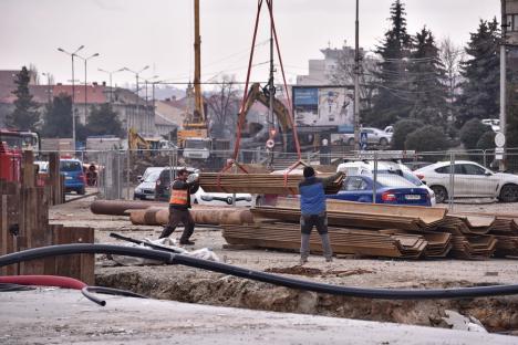 Șantierul de la Piața Cetate: Urmează lucrările la rampa dinspre catedrală și demolări pe strada Evreilor Deportați (FOTO)