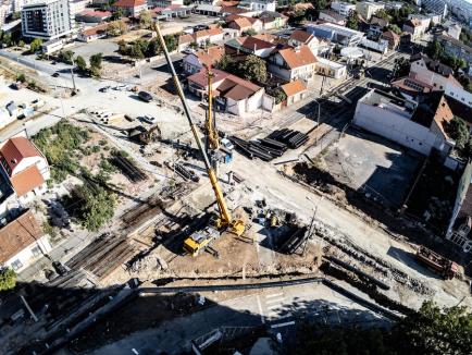 Circulaţia tramvaielor pe Bulevardul Decebal din Oradea NU va fi reluată la începutul școlii. Care este următorul termen limită (FOTO)