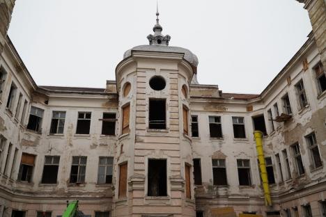 Fosta Policlinică Mare din Oradea se transformă în sediul Consiliului Județean Bihor. Vezi cum arată! (FOTO/VIDEO)
