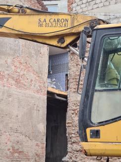 Dezvoltare cu demolare: Un proiect imobiliar de 2 milioane euro din Oradea îi nemulţumeşte pe vecini (FOTO)