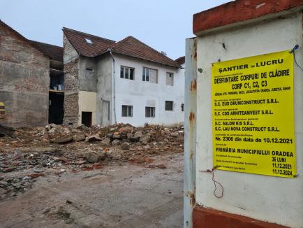 Dezvoltare cu demolare: Un proiect imobiliar de 2 milioane euro din Oradea îi nemulţumeşte pe vecini (FOTO)