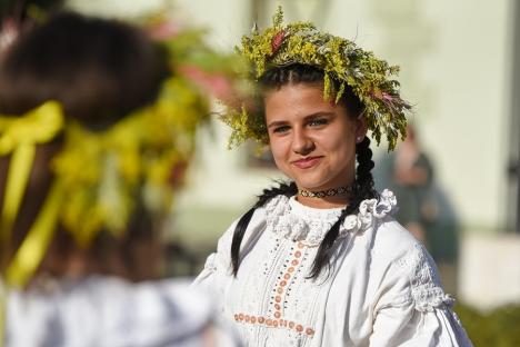 Expoziţie de ii tradiţionale şi împletire de cununi de Sânziene, la Muzeul Memorial 'Aurel Lazăr' din Oradea