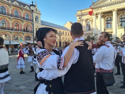 Sânzienele, sărbătorite în Oradea cu o paradă a zânelor, dansuri populare și descântece (FOTO / VIDEO)