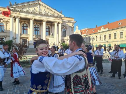 Sânzienele, sărbătorite în Oradea cu o paradă a zânelor, dansuri populare și descântece (FOTO / VIDEO)