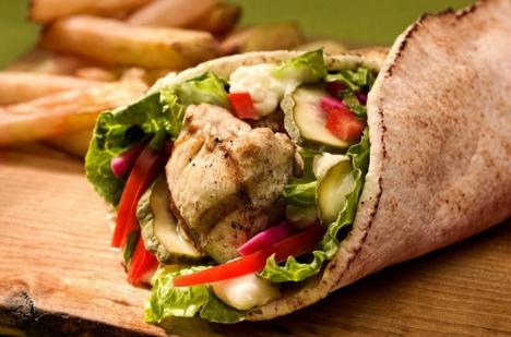 Şaorma şi kebab-ul ar putea fi interzise în Europa