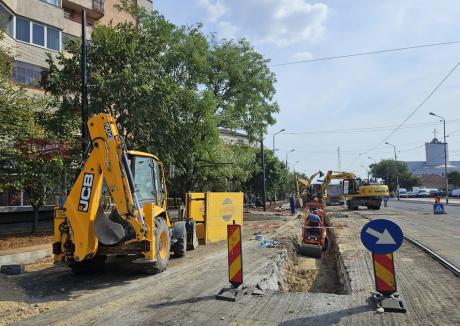 Circulaţia tramvaielor pe Bulevardul Decebal din Oradea NU va fi reluată la începutul școlii. Care este următorul termen limită (FOTO)