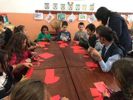 Romi şi ne-romi sărbătoresc împreună Centenarul Marii Uniri, la Şcoala ProRroma Tinca (FOTO)