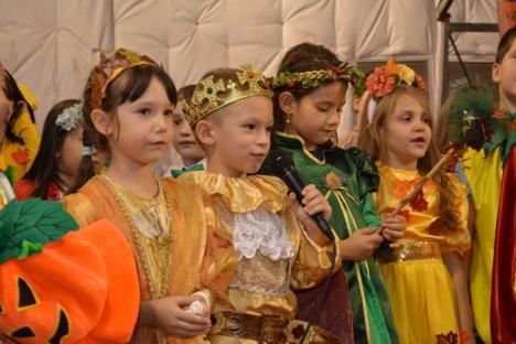 'Regii' şi 'reginele' dovleceilor, merelor şi strugurilor au sărbătorit Festivalul Toamnei, la Şcoala Nicolae Bălcescu (FOTO / VIDEO)