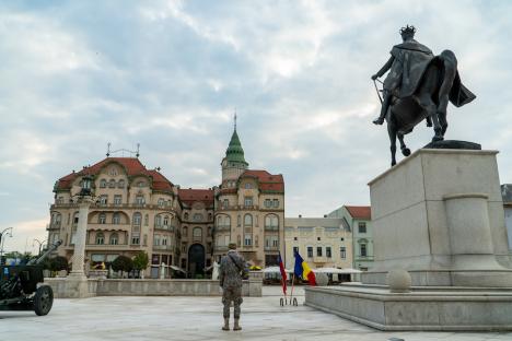 La mulţi ani, Oradea! Manifestările de Ziua Oraşului au început în Piaţa Unirii cu ceremonia schimbului de gardă. Programul evenimentelor (FOTO)