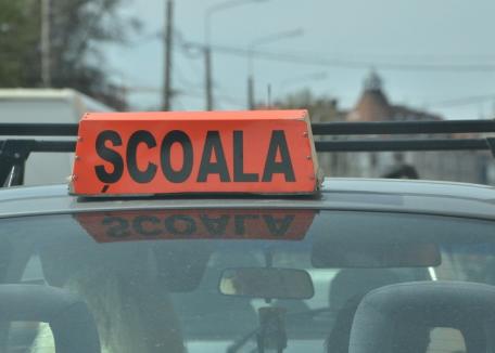 PSD Oradea vrea interzicerea maşinilor de şcoală de şoferi în trafic la orele de vârf