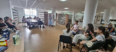 Şcoala de vară IURIS a Facultăţii de Drept din Oradea s-a încheiat. Zeci de liceeni au urmărit conferinţele despre sistemul judiciar, drept penal, criminalistică şi protecția persoanelor (FOTO)