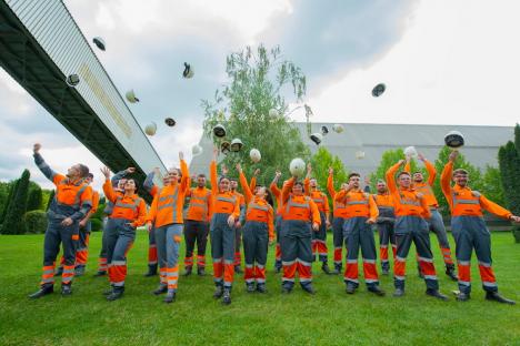 Ești proaspăt absolvent și vrei un job „solid”? Înscrie-te la Școala Tehnică Holcim! (FOTO)