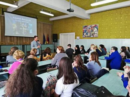 Liceeni și succesul: zeci de elevi s-au întâlnit la Liceul Aurel Lazăr pentru a vorbi despre succes cu psihologul Anatol Basarab