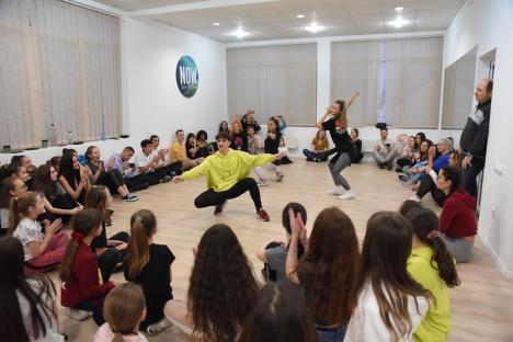 Dansează din nou! Școala Now Dance, a lui Emil Rengle, și-a redeschis porțile, oferind 10 cursuri noi orădenilor (FOTO / VIDEO)