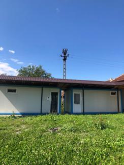 În sfârșit! Județul Bihor nu mai are nicio școală și nicio grădiniță cu latrine în curte (FOTO)