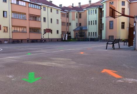 Şcoala de acasă: Aproape 100 de unităţi de învăţământ din Bihor, 'deschise' doar online din cauza pandemiei Covid-19 
