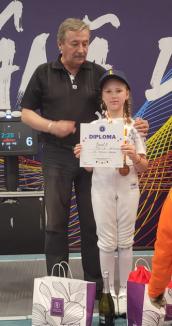 Antonia Isăilă de la CS Crişul a cucerit medalia de bronz la Naţionalele de Scrimă pentru copii de la Bucureşti