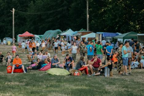 Party în natură: Festival în toată regula la Căbești, cu Zdob și Zdub, Subcarpați și Damian Drăghici & Brothers (FOTO)
