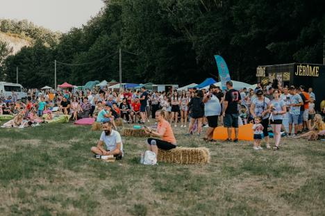 Party în natură: Festival în toată regula la Căbești, cu Zdob și Zdub, Subcarpați și Damian Drăghici & Brothers (FOTO)