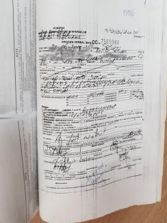 Scurgeri din Poliţie: Mii de documente interne ale Poliției Bihor au ajuns, neautorizat, la o firmă suspectată de evaziune! (FOTO / VIDEO)