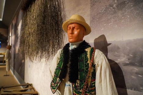 'Bine aţi venit în lumea satului!': Etajul III al Muzeului Ţării Crişurilor a fost deschis vizitatorilor (FOTO/VIDEO)